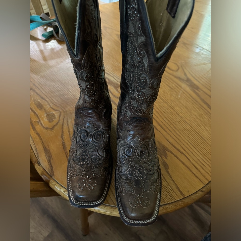 Corral boots